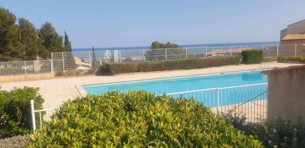 Appt 2 Ou 4 Personnes Avec Piscine, Tennis Et Parking Prive Fleury  Exterior foto