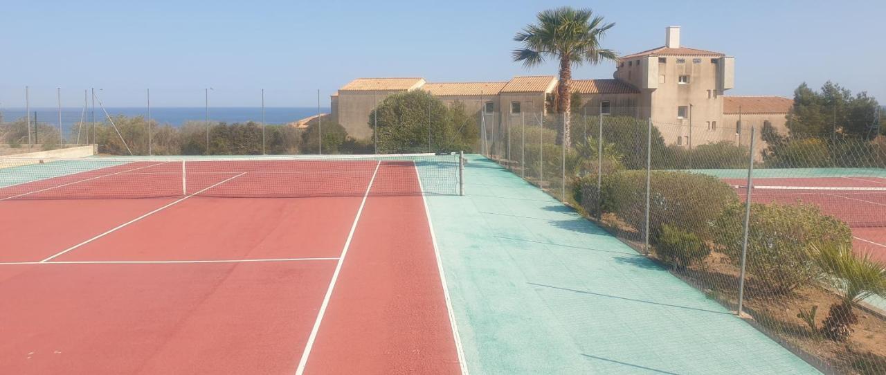 Appt 2 Ou 4 Personnes Avec Piscine, Tennis Et Parking Prive Fleury  Exterior foto